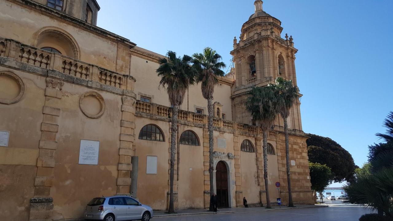 Casa Turismo "Madonna Del Paradiso" マツァーラ・デル・ヴァッロ エクステリア 写真