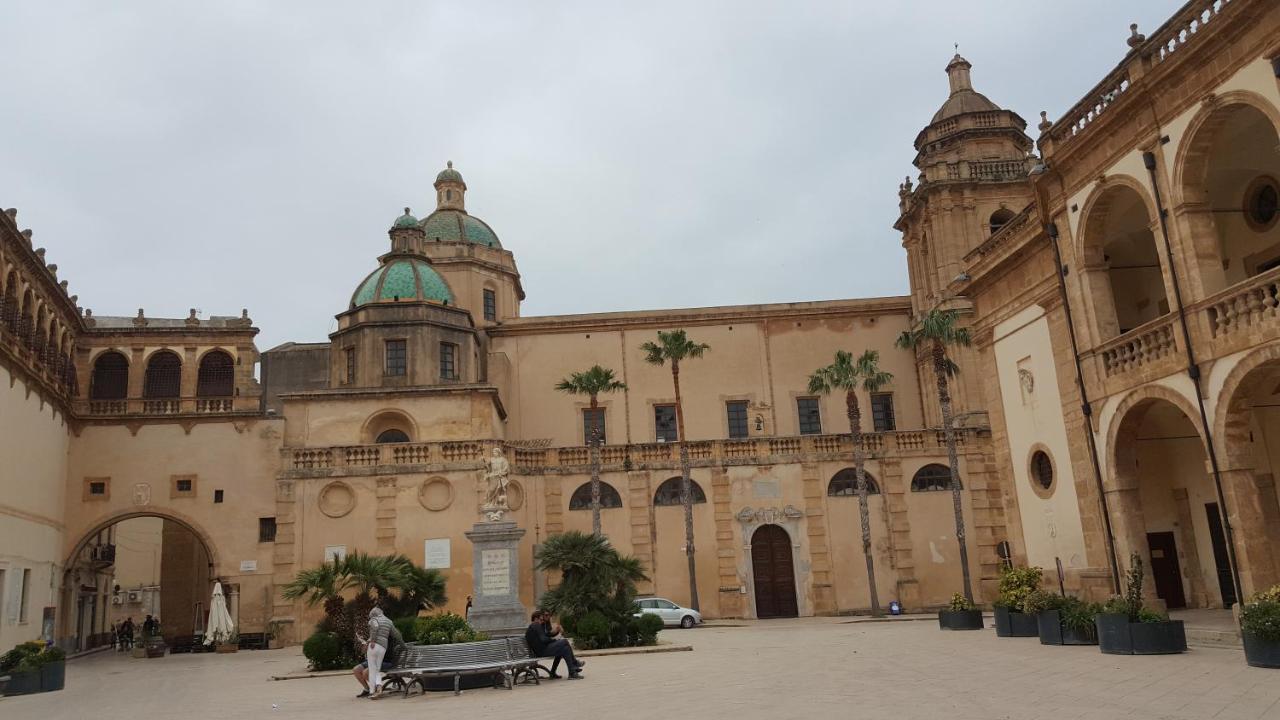 Casa Turismo "Madonna Del Paradiso" マツァーラ・デル・ヴァッロ エクステリア 写真